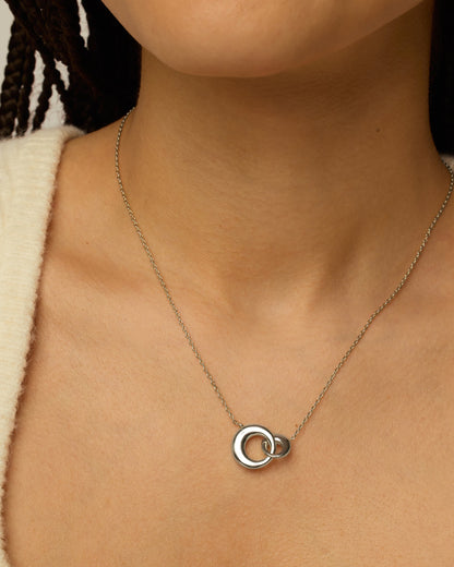 Circle Link Pendant Necklace